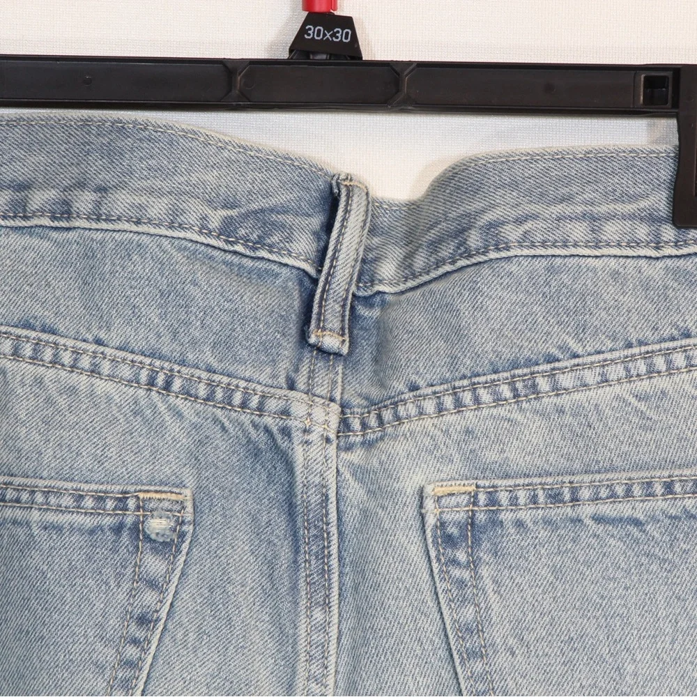 Old Navy Men's Faded Straight Fit Ripped Light Wash Blue Jeans NWT